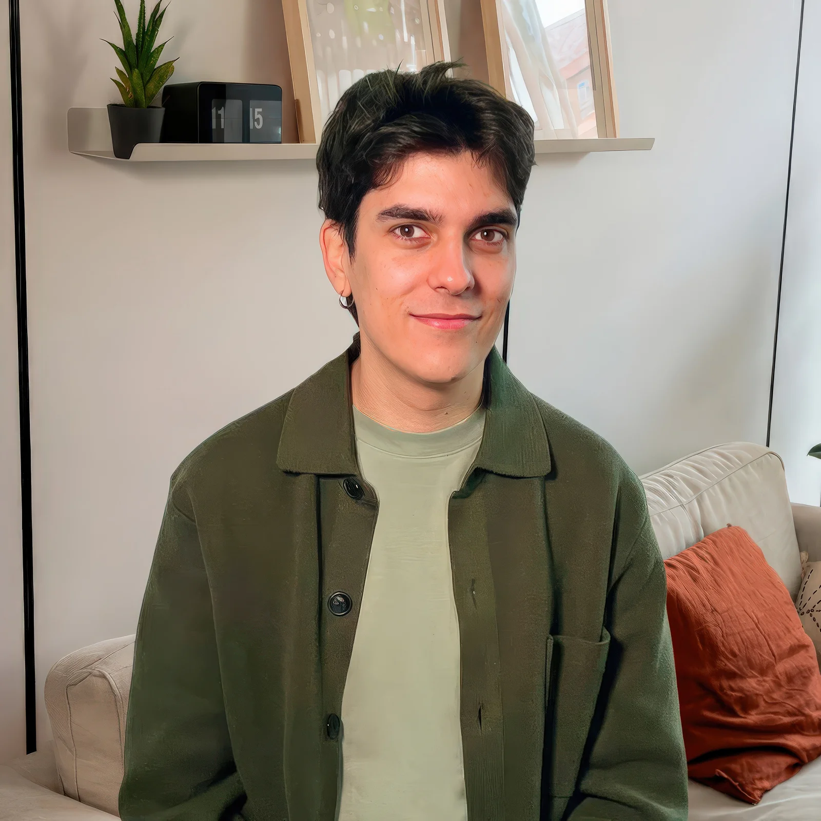 Retrat en primer pla de Sergi Santiago amb llum natural